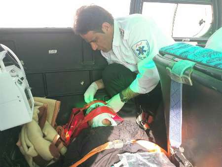 نجات مادر و فرزند مصدوم با امداد هوایی در استان