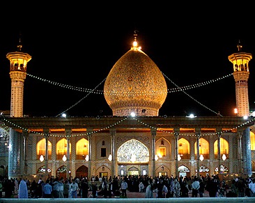 حرم مطهر شاهچراغ(ع) میزبان عزداران امام جعفر صادق (ع)