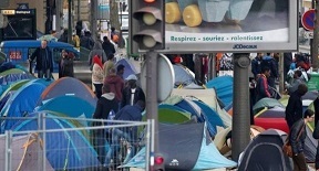 تظاهرات در پاريس در حمايت از بي خانمان ها