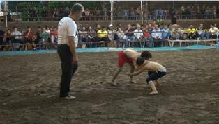 برگزاری مسابقات آزاد کشتی گیله مردیدر سلمانشهر.