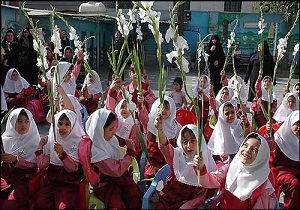 نواخته شدن زنگ شکوفه ها در مدارس استان اردبیل