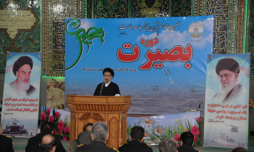 بصیرت مردم و رهبری صالح؛ عامل شتاب در توسعه