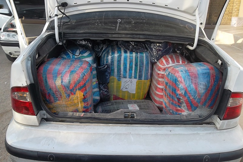 توقیف دو محموله پوشاک خارجی قاچاق