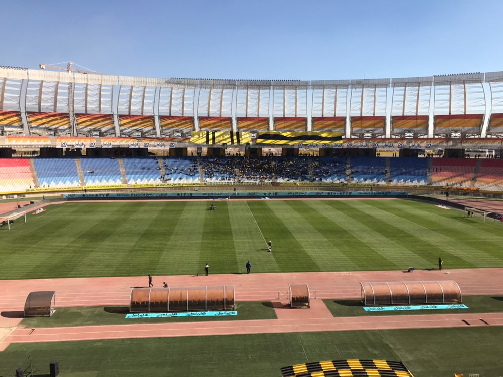 حضور پر شور هواداران سپاهان در ورزشگاه