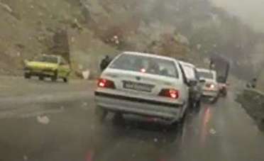 در جریان بودن تردد در محورهای استان