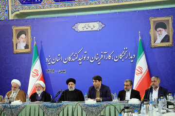 دشمن همه داشته های ما را تهدید می کند