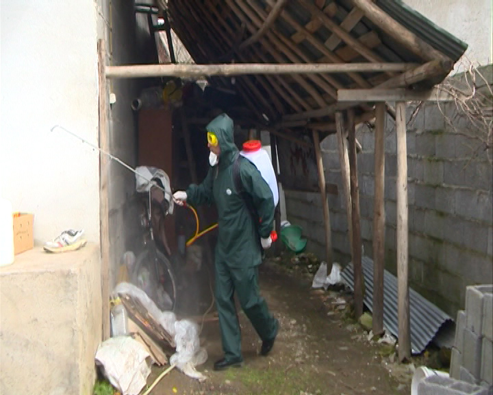 توزیع ماسک رایگان در حاشیه شهر رشت توزیع ماسک رایگان در حاشیه شهر رشت