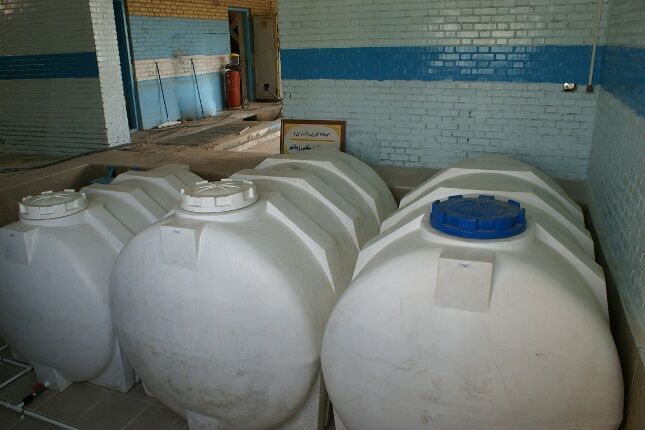 توزیع ۵۰ تن مایع ضد عفونی توسط شرکت آب و فاضلاب