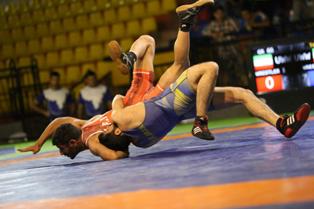 رقابت نمایندگان مازندران در هفته دوم لیگ دسته یک کشتی