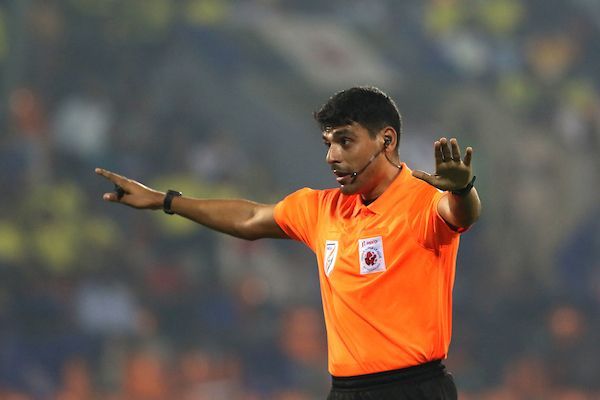 اسامی داوران بازی ایران و کامبوج