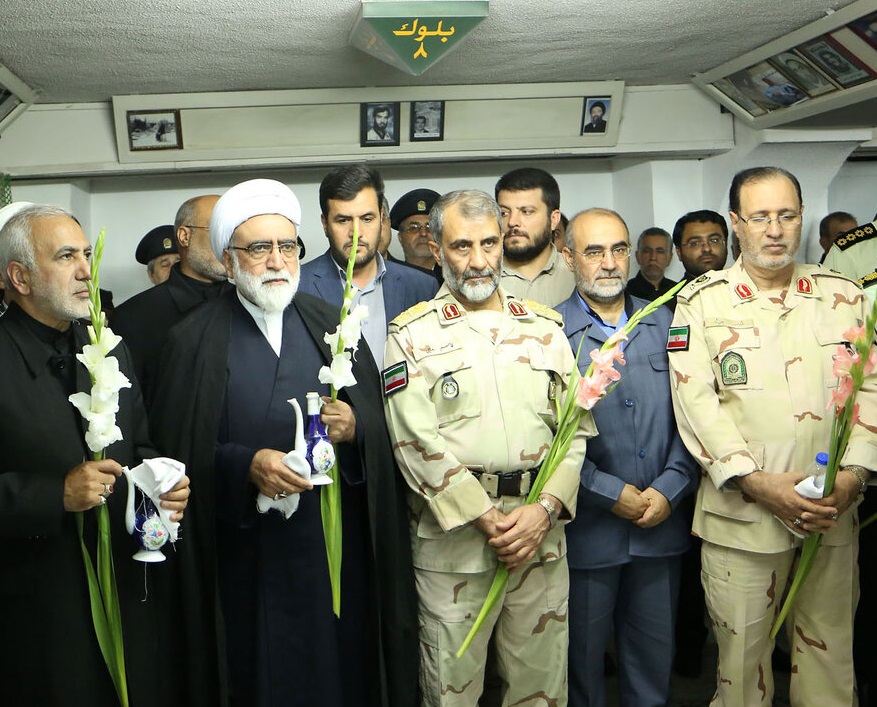 غبارروبی مزار مطهر 600 شهید مدفون در بارگاه منور رضوی