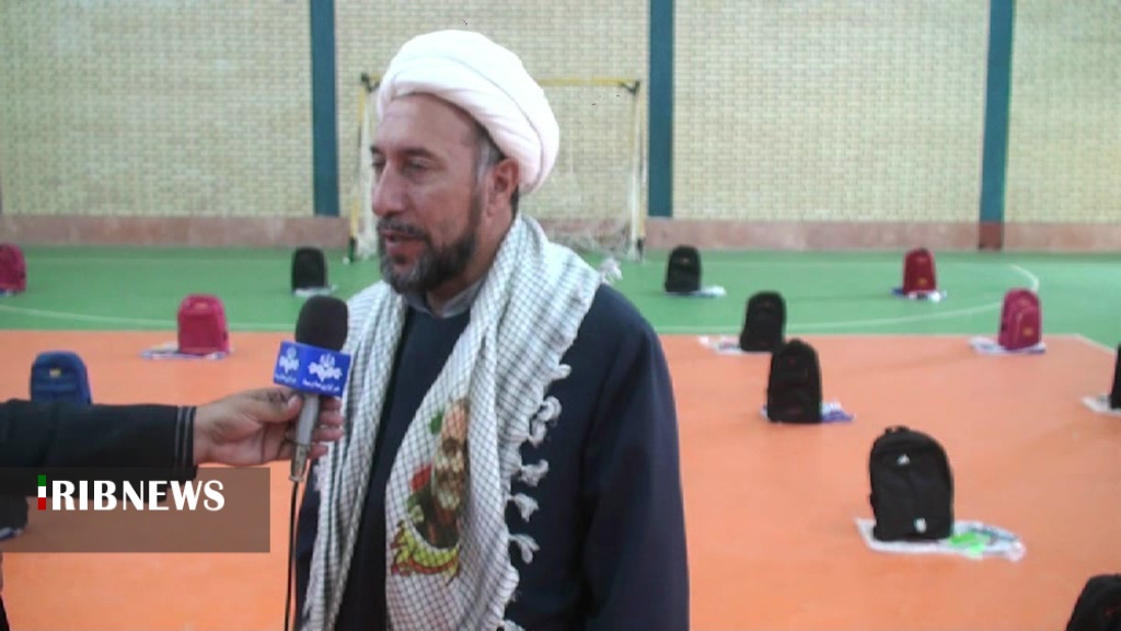 توزیع  200 بسته نوشت افزار  در بین دانش آموزان بی بضاعت