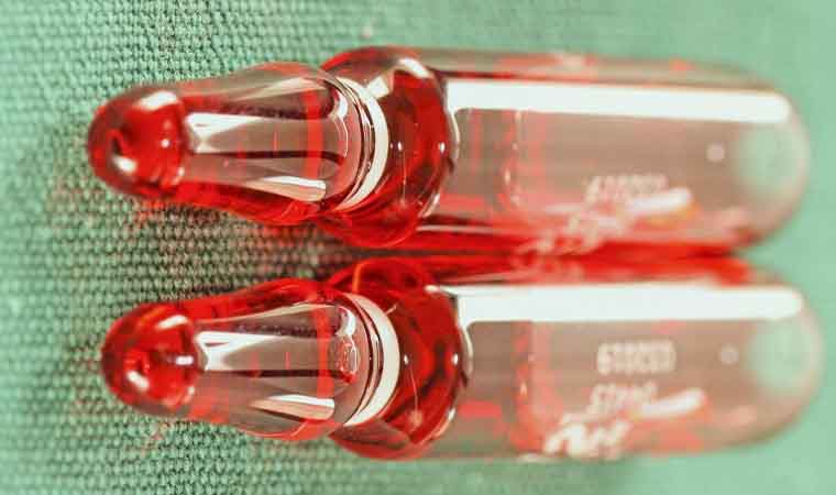 چرا باید آمپول ویتامین B۱۲ استفاده کنیم؟