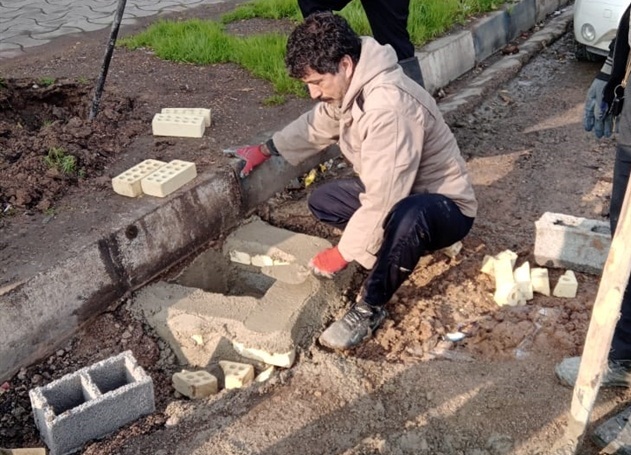 دفع آبهای سطحی در منطقه ۸ با اجرای عملیات لوله گذاری دفع آبهای سطحی در منطقه ۸ با اجرای عملیات لوله گذاری