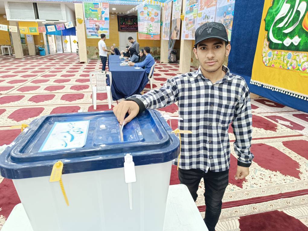 استقبال باشکوه مردم ماهشهر و بندر امام از انتخابات