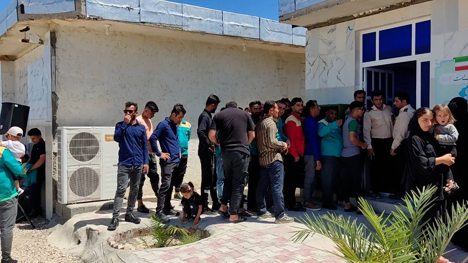 شرکت بیش از ۲۲۰ هزار خوزستانی تا پیش از ظهر جمعه در انتخابات