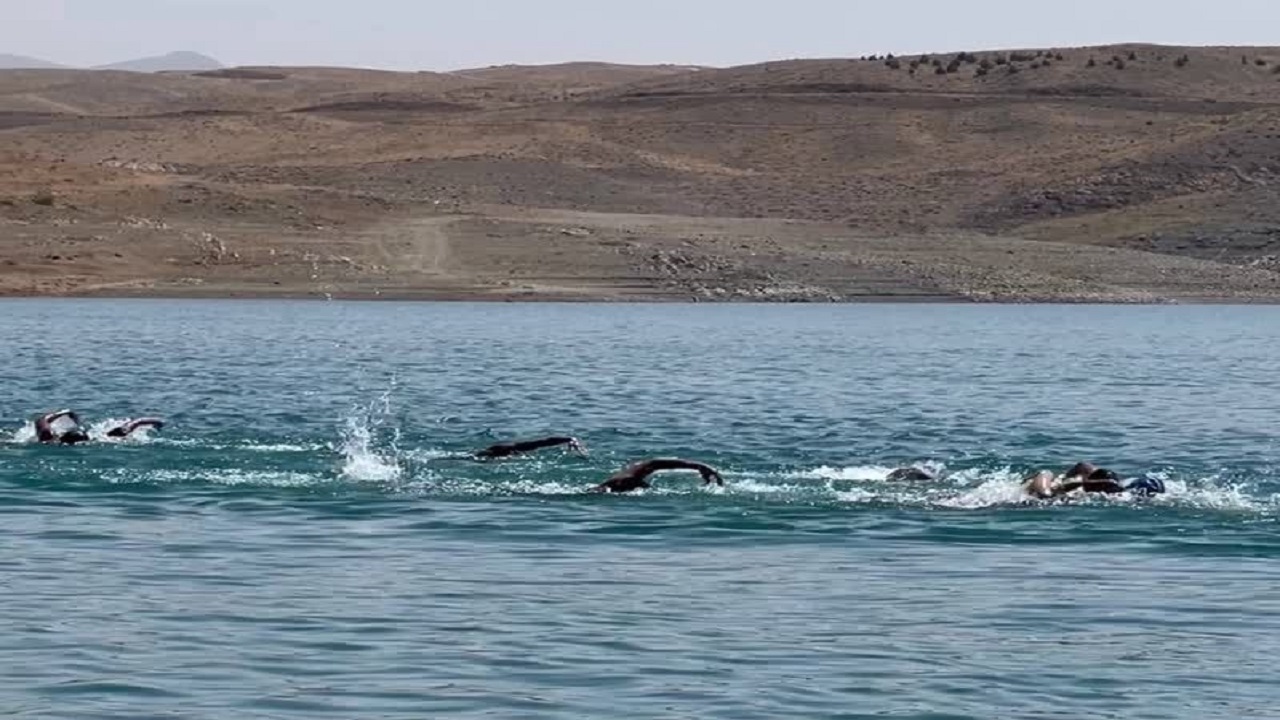 گلستان، قهرمان نخستین مرحله لیگ شنای آب‌های آزاد کشور در اصفهان