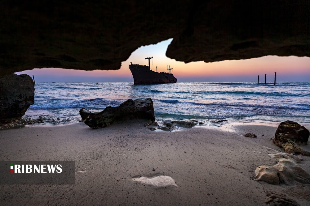 آسمان هرمزگان صاف و به تدریج ورود ابر از سمت غرب