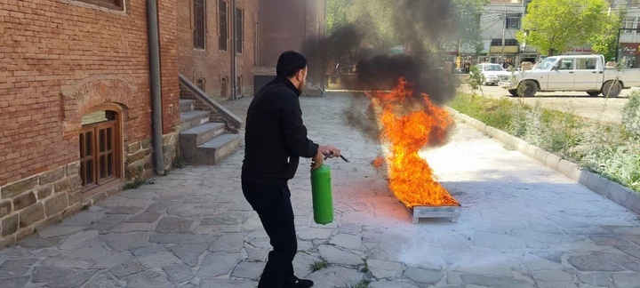 رزمایش آموزشی اطفای حریق ویژه نیرو‌های یگان حفاظت میراث‌فرهنگی آذربایجان غربی