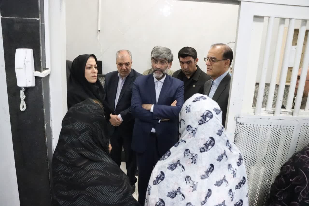 آزادی یک مددجو در بازدید شامگاهی رئیس کل دادگستری آذربایجان غربی