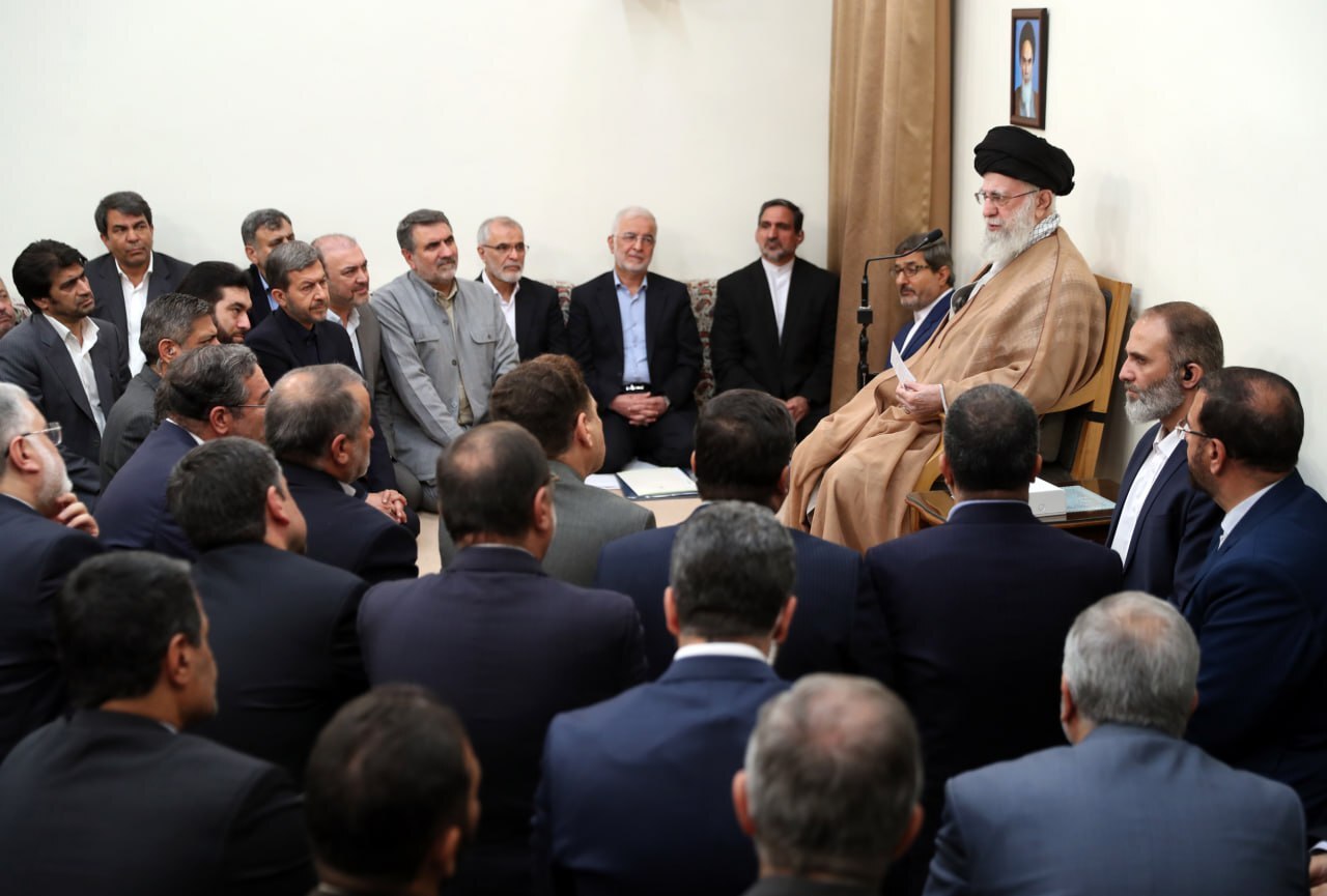 دیدار وزیر کشور و استانداران با رهبر انقلاب اسلامی