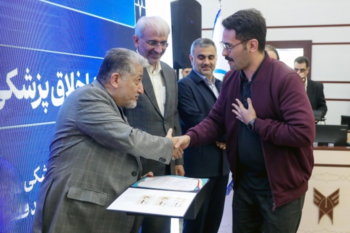 قدردانی از مدال‌آوران دانشگاه آزاد در هفدهمین المپیاد علمی دانشجویان علوم پزشکی