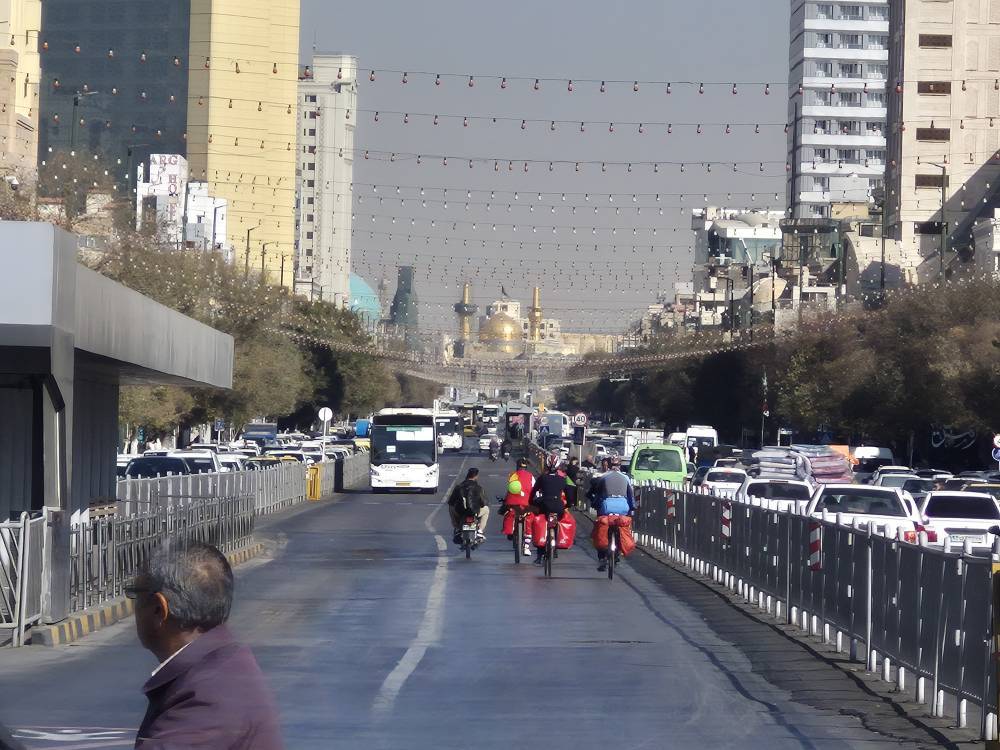 رکاب زنی دوچرخه‌سواران نیروی دریایی، از مشهد تا قم