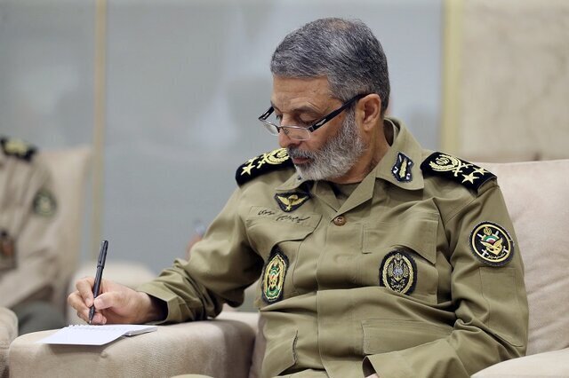 پرستاران بی هیچ چشم داشتی جانهای  بسیاری را دفاع مقدس ۱۲ روزه نجات دادند پرستاران بی هیچ چشم داشتی جانهای  بسیاری را دفاع مقدس ۱۲ روزه نجات دادند
