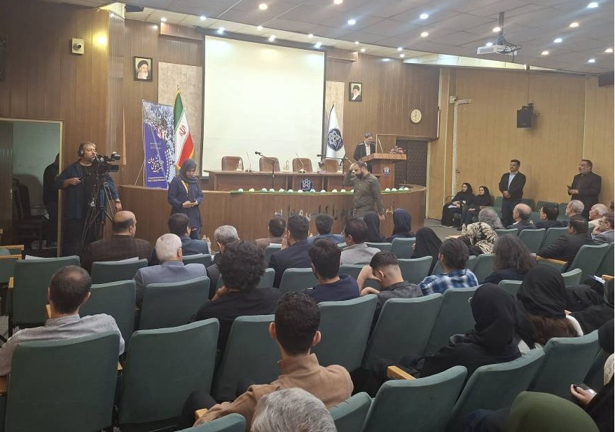 وضعیت اجتماعی ایران نیازمند نگاهی راهبردی و ملی است///عکس یا فیلم نداره وضعیت اجتماعی ایران نیازمند نگاهی راهبردی و ملی است///عکس یا فیلم نداره