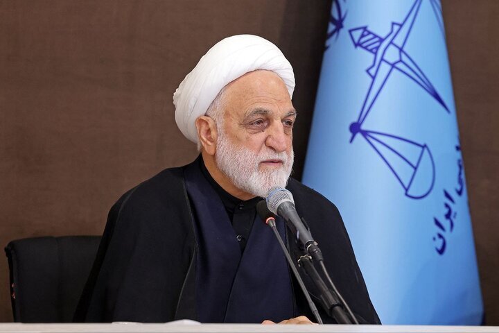 نباید به اسم مبارزه با فساد، امنیت اقتصادی و سرمایه‌گذاری مخدوش شود 