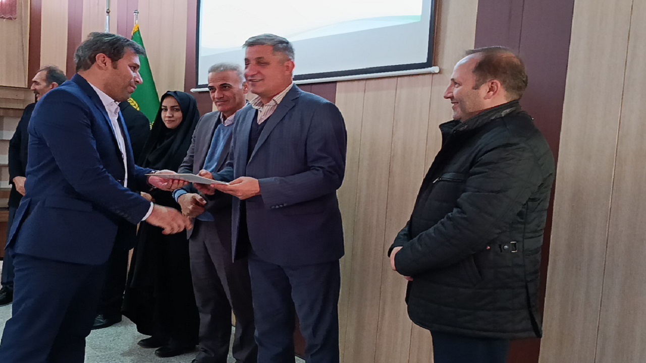 تجلیل از محققان موسسه تحقیقات کشاورزی دیم کشور تجلیل از محققان موسسه تحقیقات کشاورزی دیم کشور