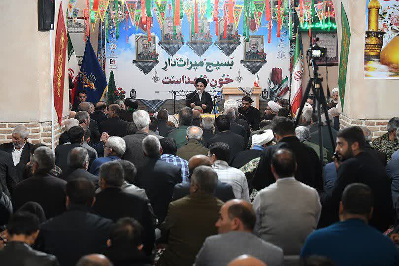 تفکر بسیجی اثربخشترین رویکرد برای حل مسائل کشوراست تفکر بسیجی اثربخشترین رویکرد برای حل مسائل کشوراست