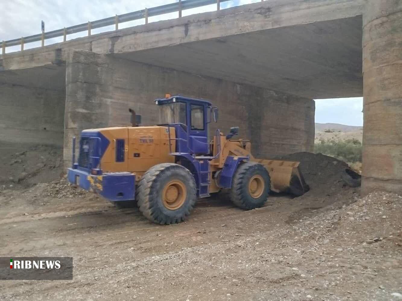پاکسازی و تنقیه ۱۳۶ دستگاه پل و آبنما در جاده‌های خراسان شمالی